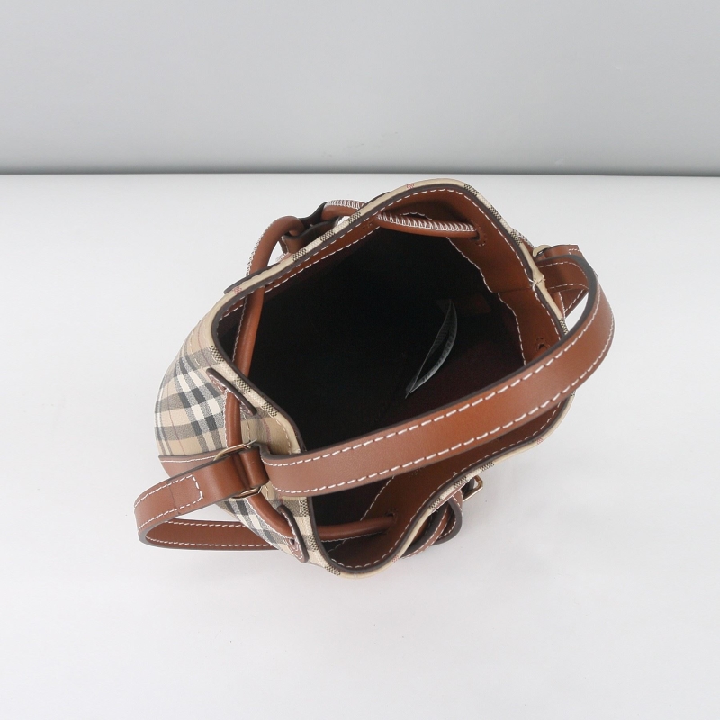 Bv*b*rry bucket bags